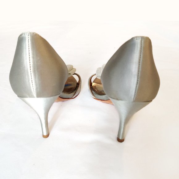 EUC Badgley Mischka Silver d'Orsay Open Toe Heels with Tulle Net Bow 6 M 37 - Picture 6 of 8